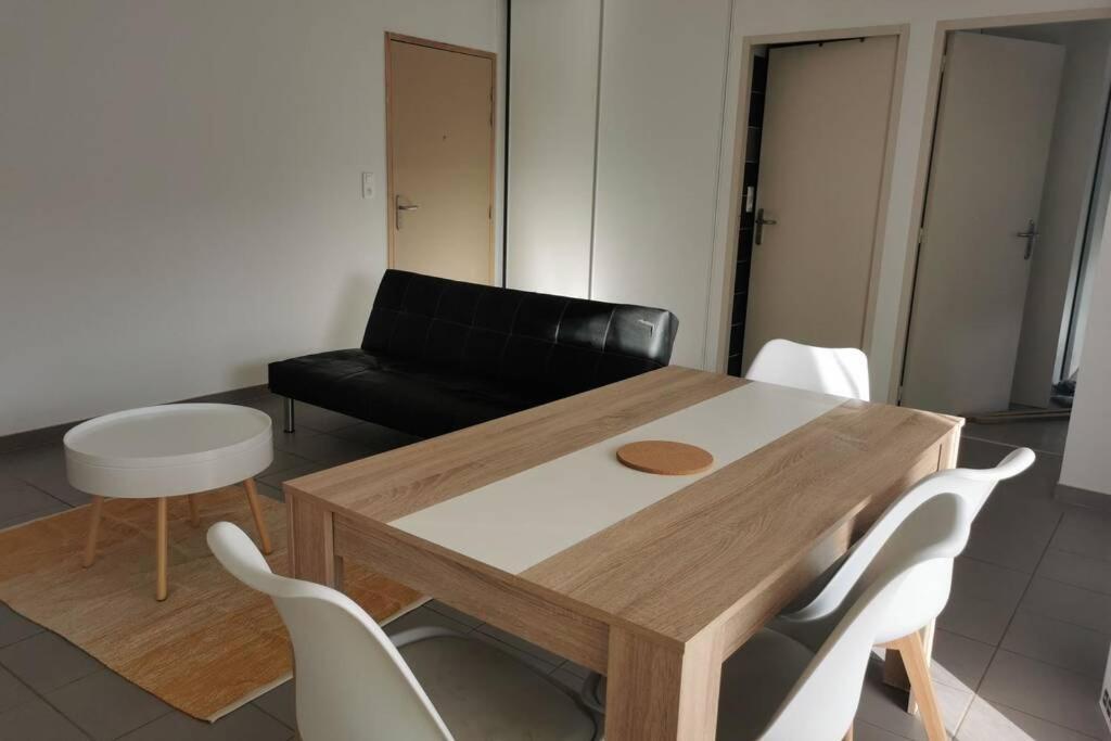 Appartement T2 Accessible Pmr Avec Terrasse Et Garage Onet-le-Chateau Ngoại thất bức ảnh